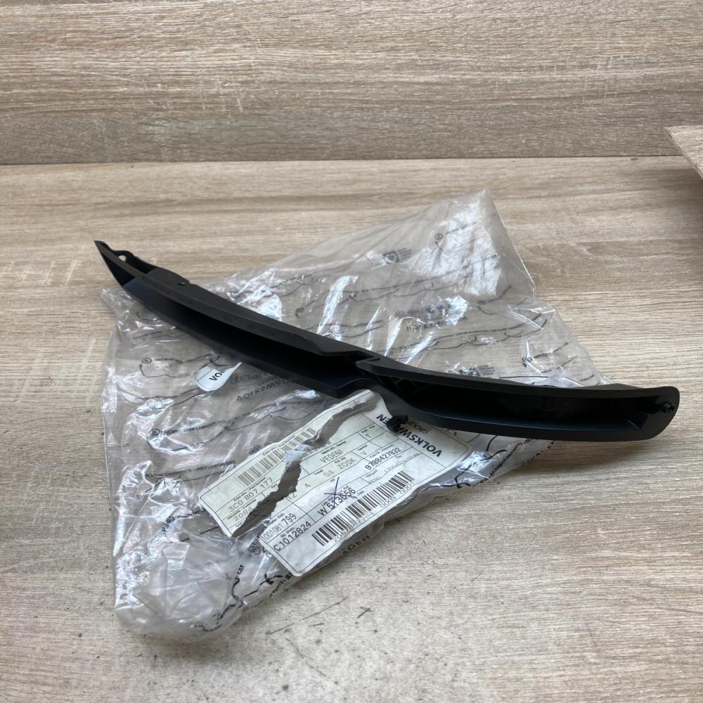 3C0807177   Front bumper mounting bracket Volkswagen PASSAT B6