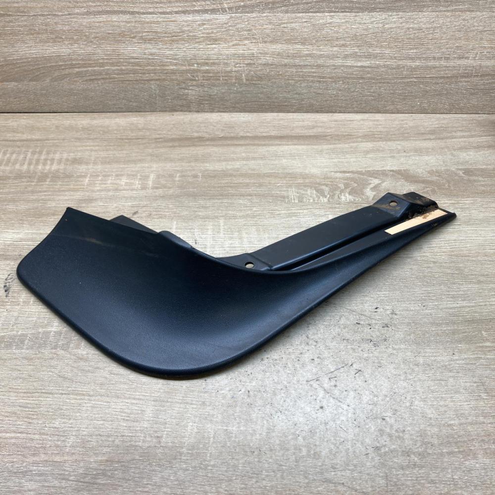 5JA821822A 5JA071101A  Rear mudguard Skoda Rapid (NH)