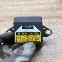 89183 48010 174500 5233  ESP acceleration yaw rate sensor Toyota Prius (XW20)