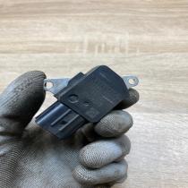 22204 37010 197400 5080  Mass air flow meter Toyota Auris E180