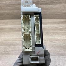 89221 47150 238000 2192 82730 47440 A Fuse module Toyota Prius (XW30)
