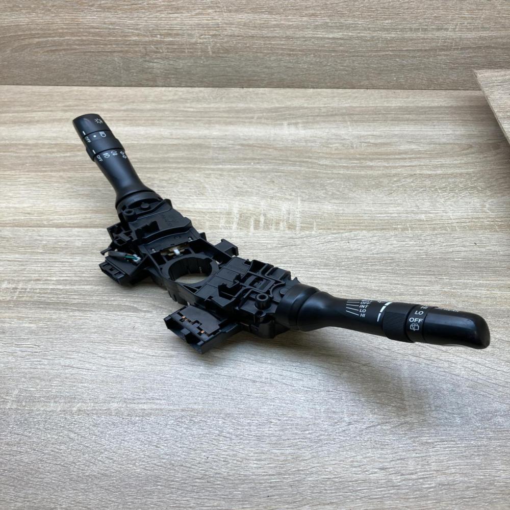 17F220 42100 17F220  Wiper turn signal indicator stalk/switch Toyota Prius (XW30
