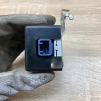 89740 47031 8974047031  Door control unit/module Toyota Prius+ (ZVW40)