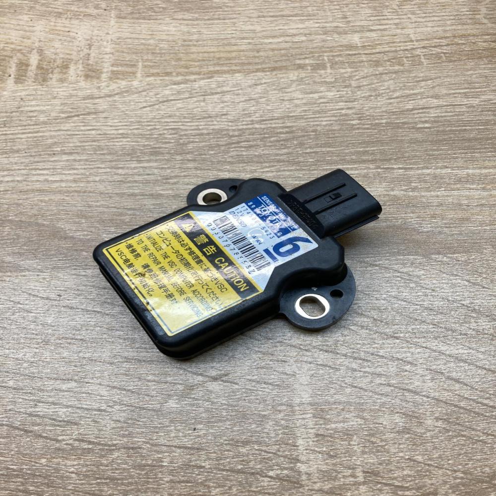 89183 48030 8918348030 174500 5923 ESP acceleration yaw rate sensor Toyota Prius