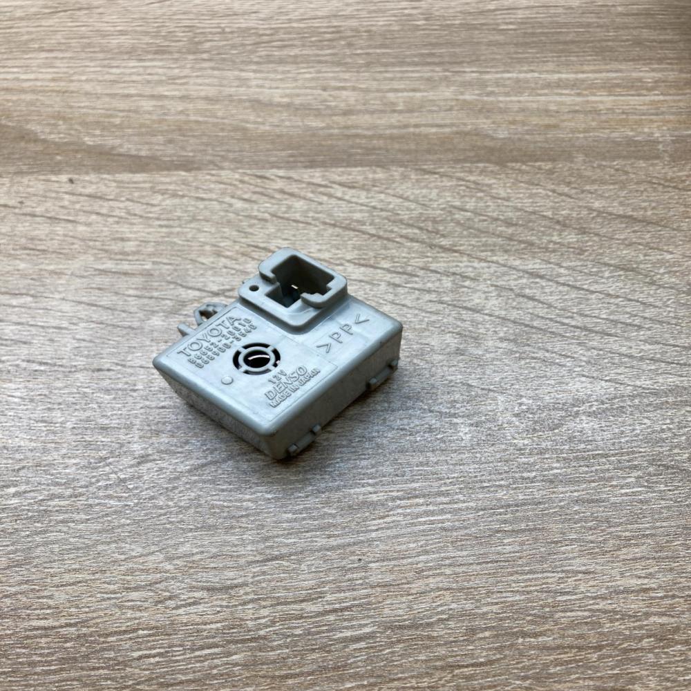 86652 20010 8665220010 068900 3540 Other relay Toyota Prius (XW20)