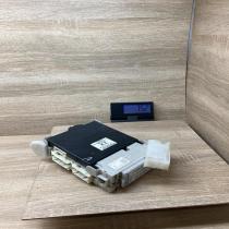 89221 47221 8922147221 82730 47420 A Fuse module Toyota Prius+ (ZVW40)