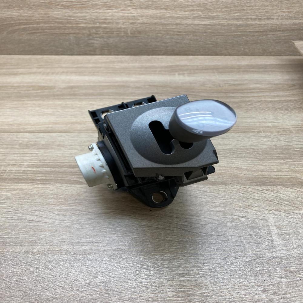 89451 47030 8945147030 192300 2020 Gear shifter/selector Toyota Prius (XW20)