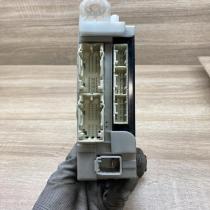 89221 47381 8922147381 82730 47520 Fuse module Toyota Prius+ (ZVW40)