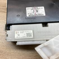 89221 47211 8922147211 82730 47420 A Fuse module Toyota Prius+ (ZVW40)