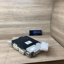 89221 47211 8922147211 82730 47420 A Fuse module Toyota Prius+ (ZVW40)