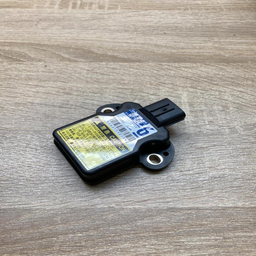 89183 48030 8918348030 174500 5920 ESP acceleration yaw rate sensor Toyota Prius