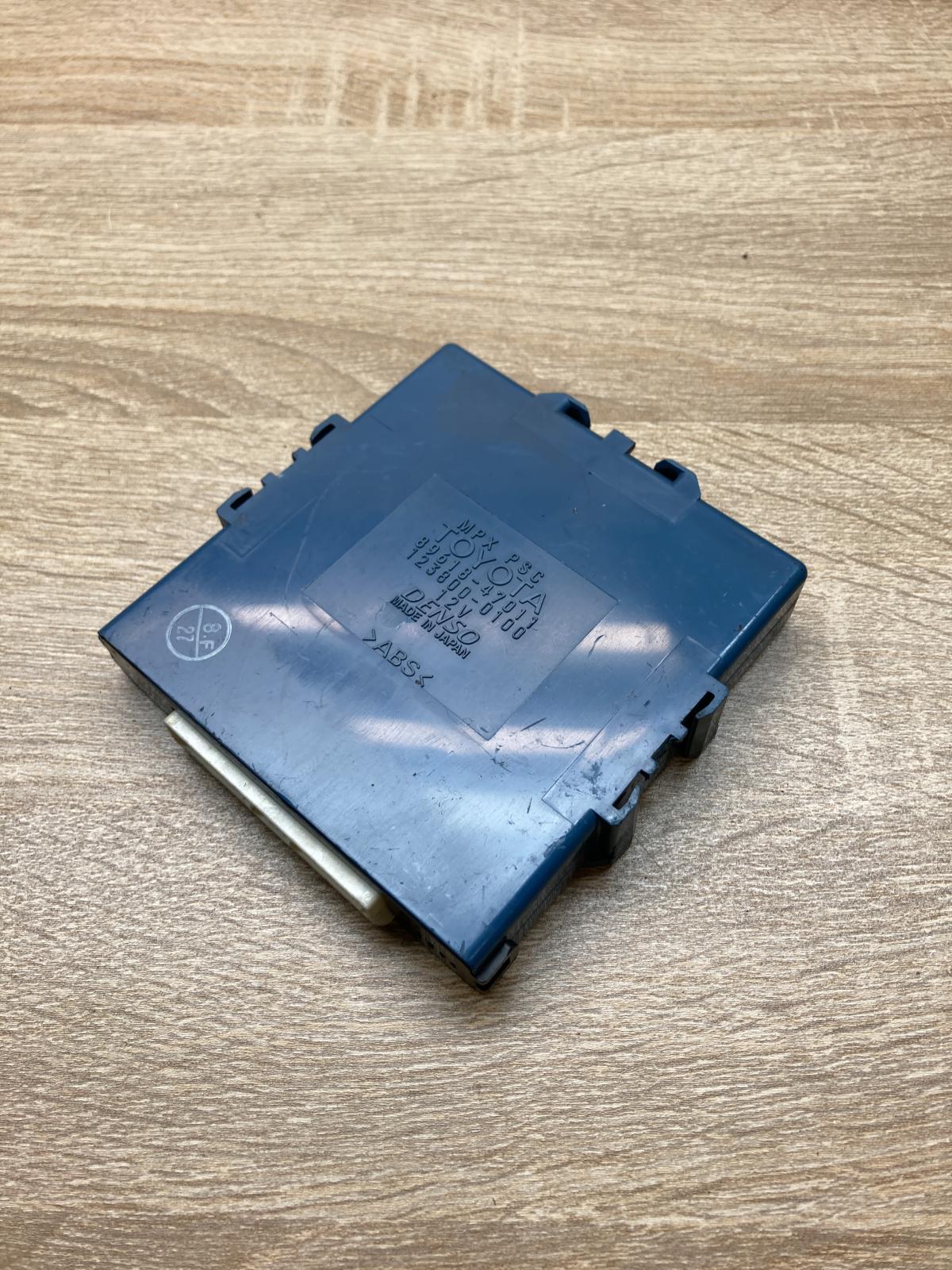 89618 47011 8961847011 123800 0100 Power management control unit Toyota Prius (X