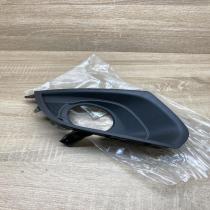13450673 13450670 Left side Front fog light trim/grill Opel Corsa E