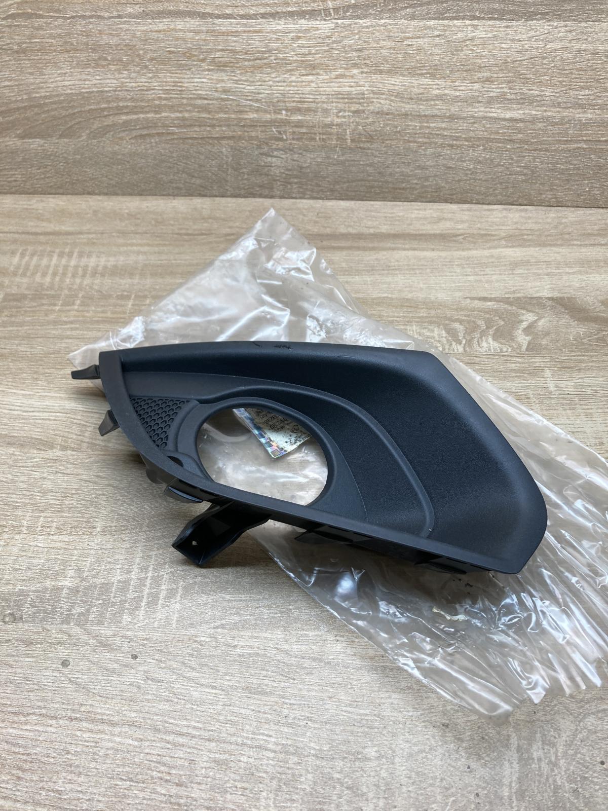 13450673 13450670 Left side Front fog light trim/grill Opel Corsa E