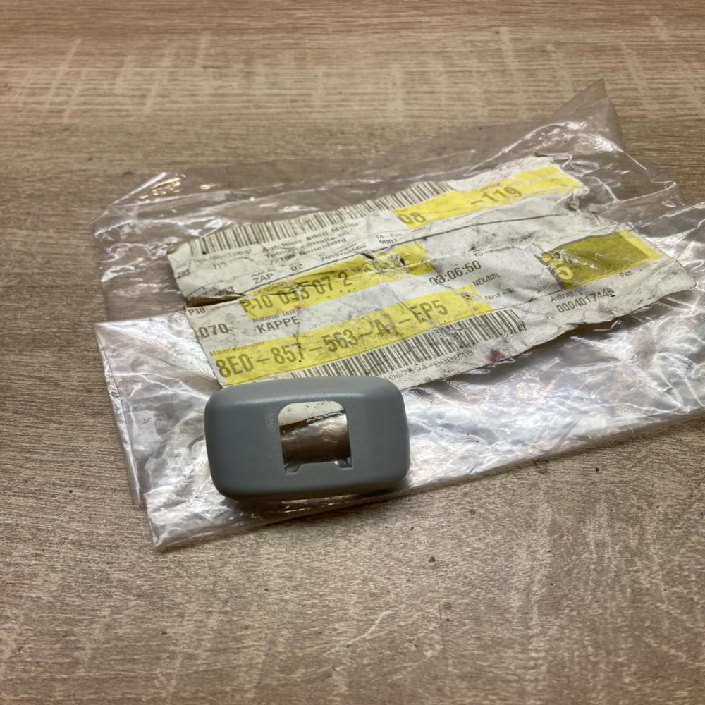 8E0857563A   Sun visor clip/hook/bracket Audi A3 S3 8P