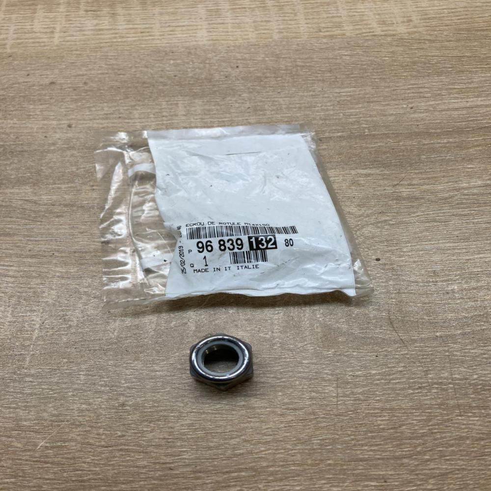 9683913280   Nuts/bolts Peugeot Expert