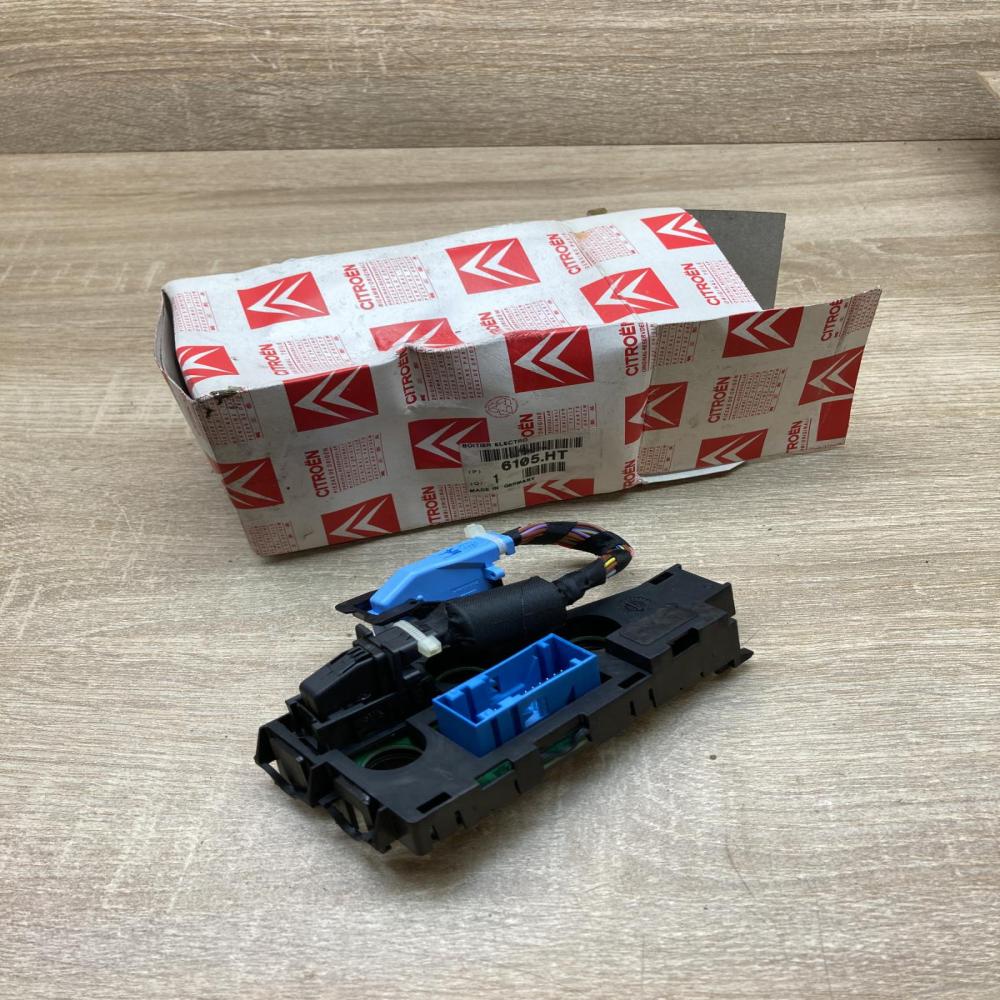 6105HT   Central body control module Citroen Berlingo