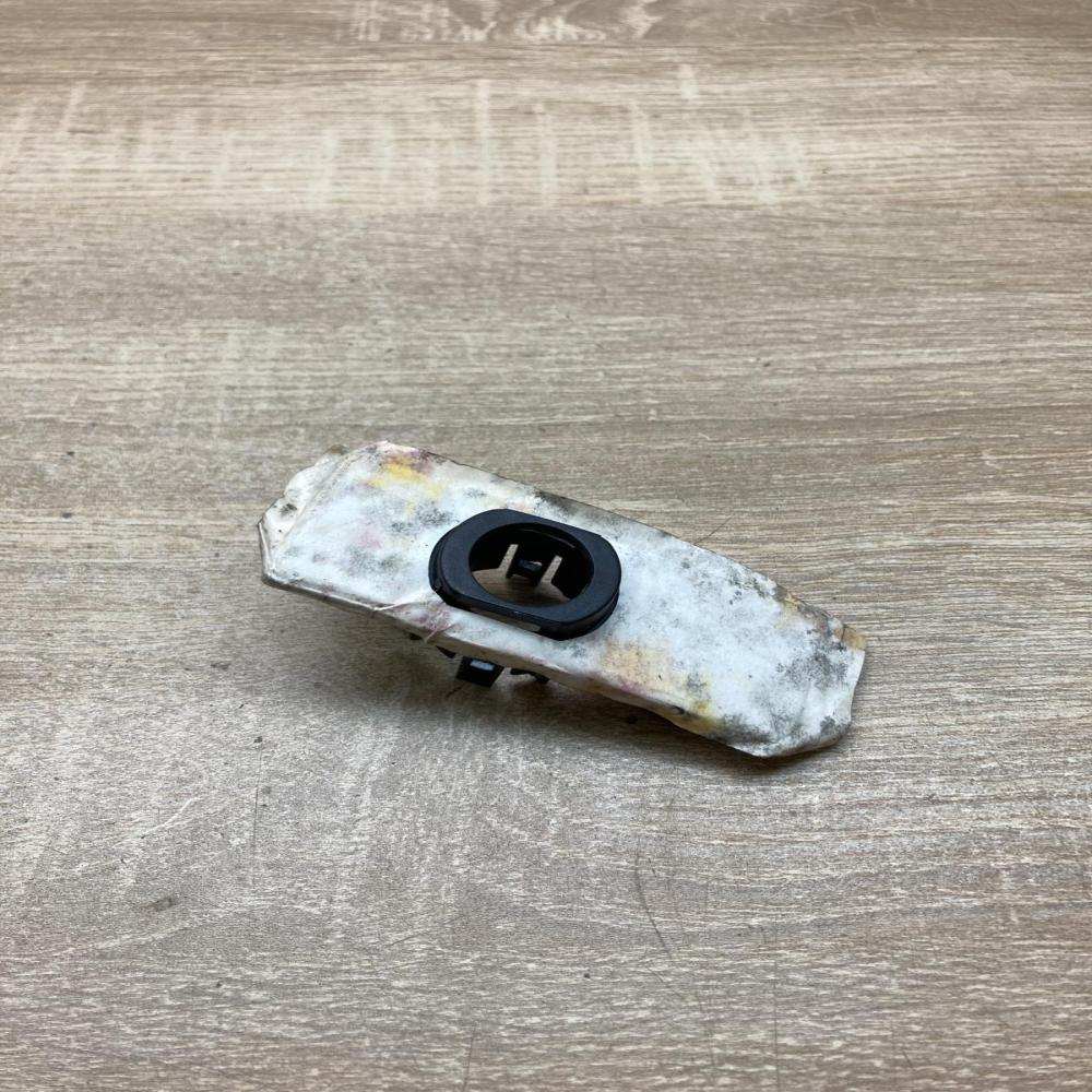7E5919494D   Front parking sensor holder (PDC) Volkswagen Transporter - Caravell