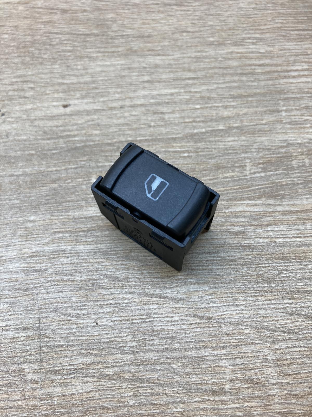 3B0959855B   Electric window control switch Volkswagen PASSAT B5