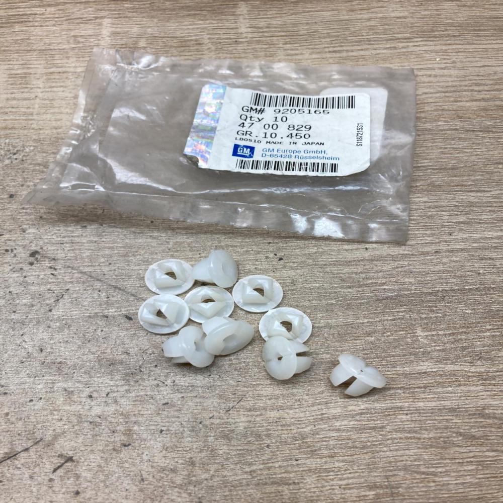 9205165   Rear bumper mounting bracket Opel Agila B