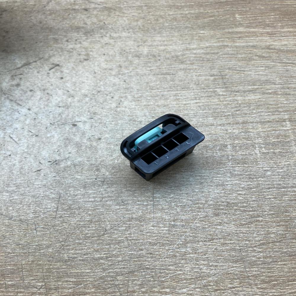 1K0972774   Plug wire Volkswagen PASSAT B8