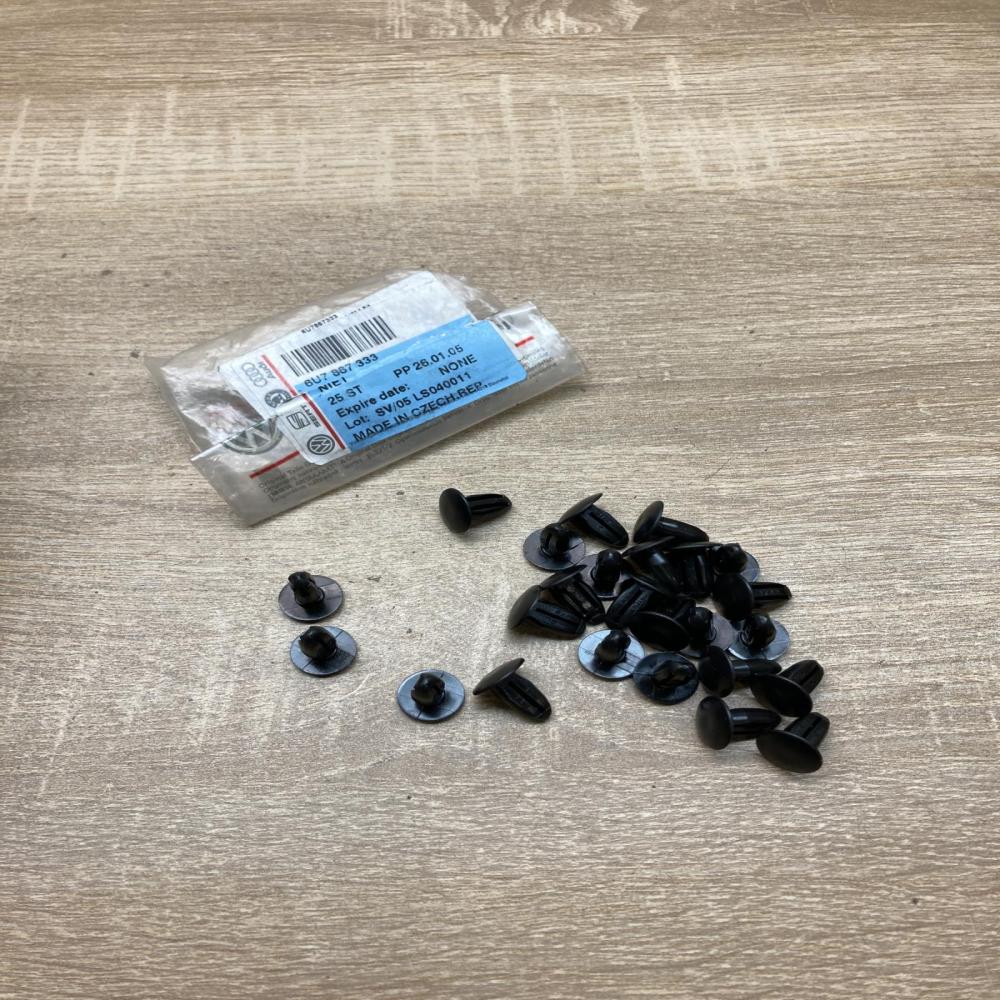 6U7867333  25 Pcs Other body part Skoda Favorit pick-up (787)