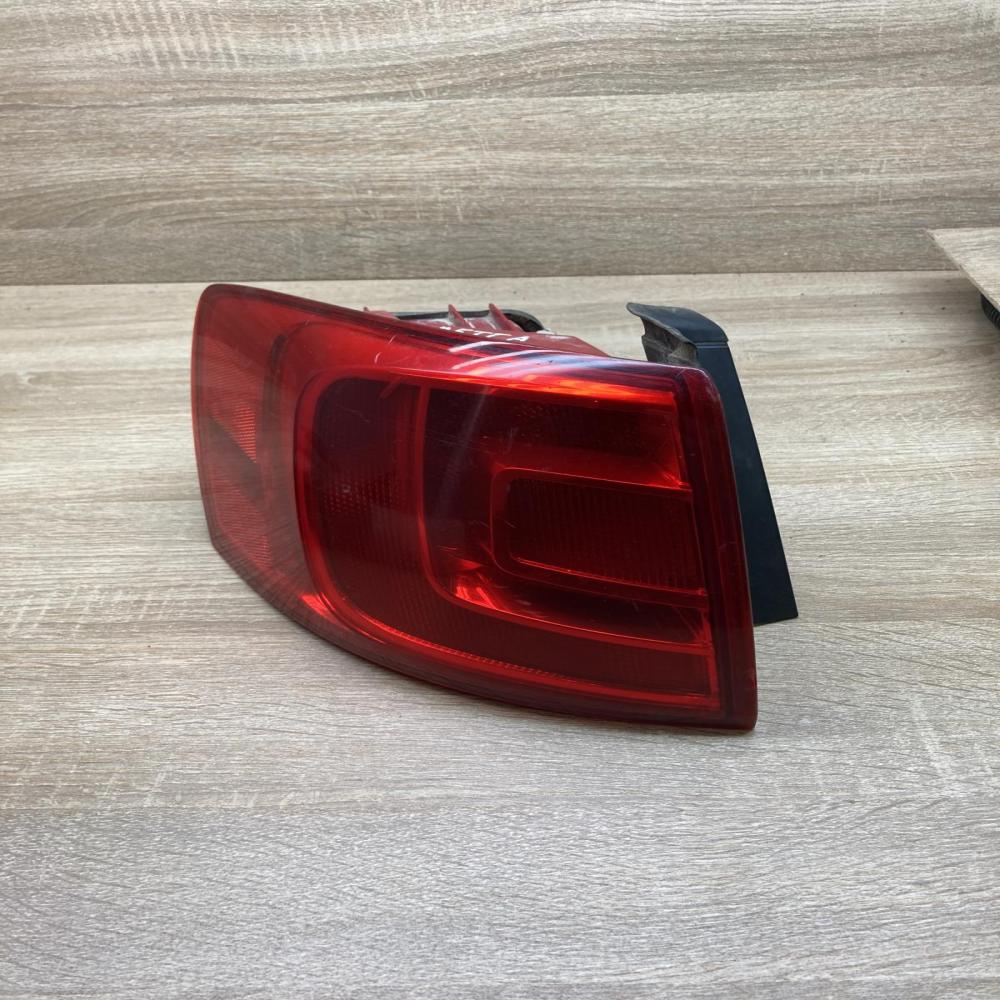 Jetta tail light   Rear/tail lights Volkswagen Jetta VI