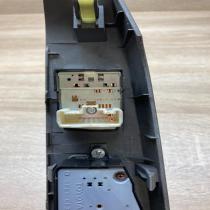 84820 47012 8482047012  Electric window control switch Toyota Prius (XW20)