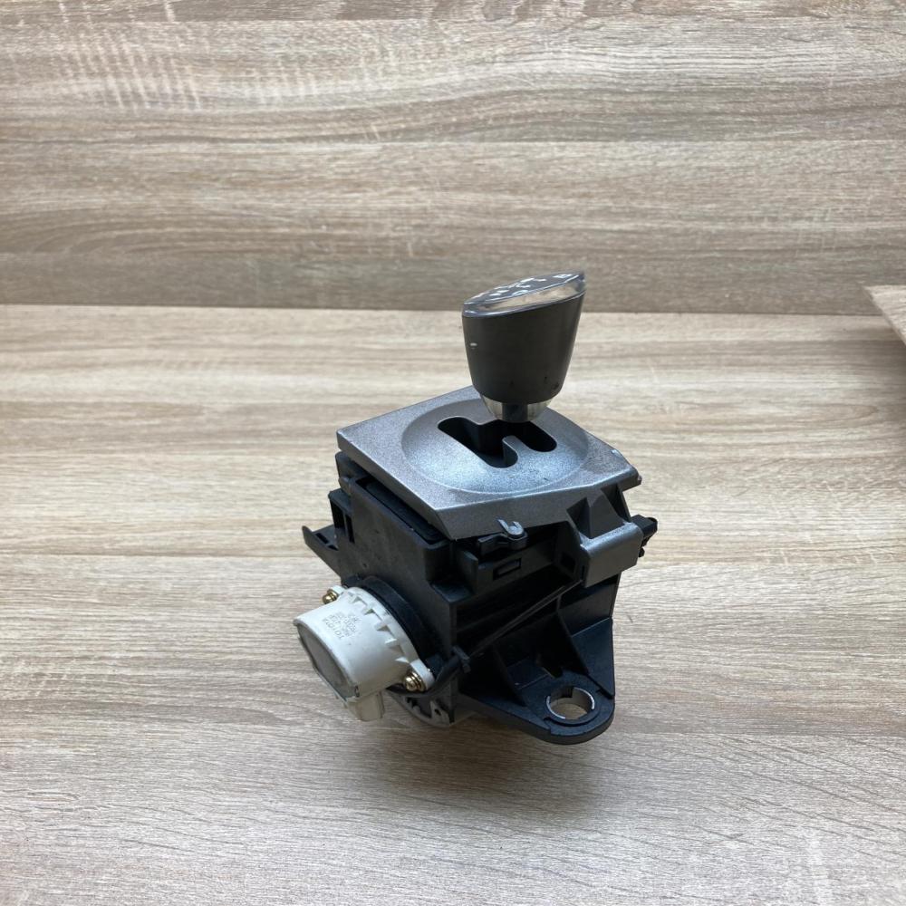 89451 47030 8945147030  Gear shifter/selector Toyota Prius (XW20)