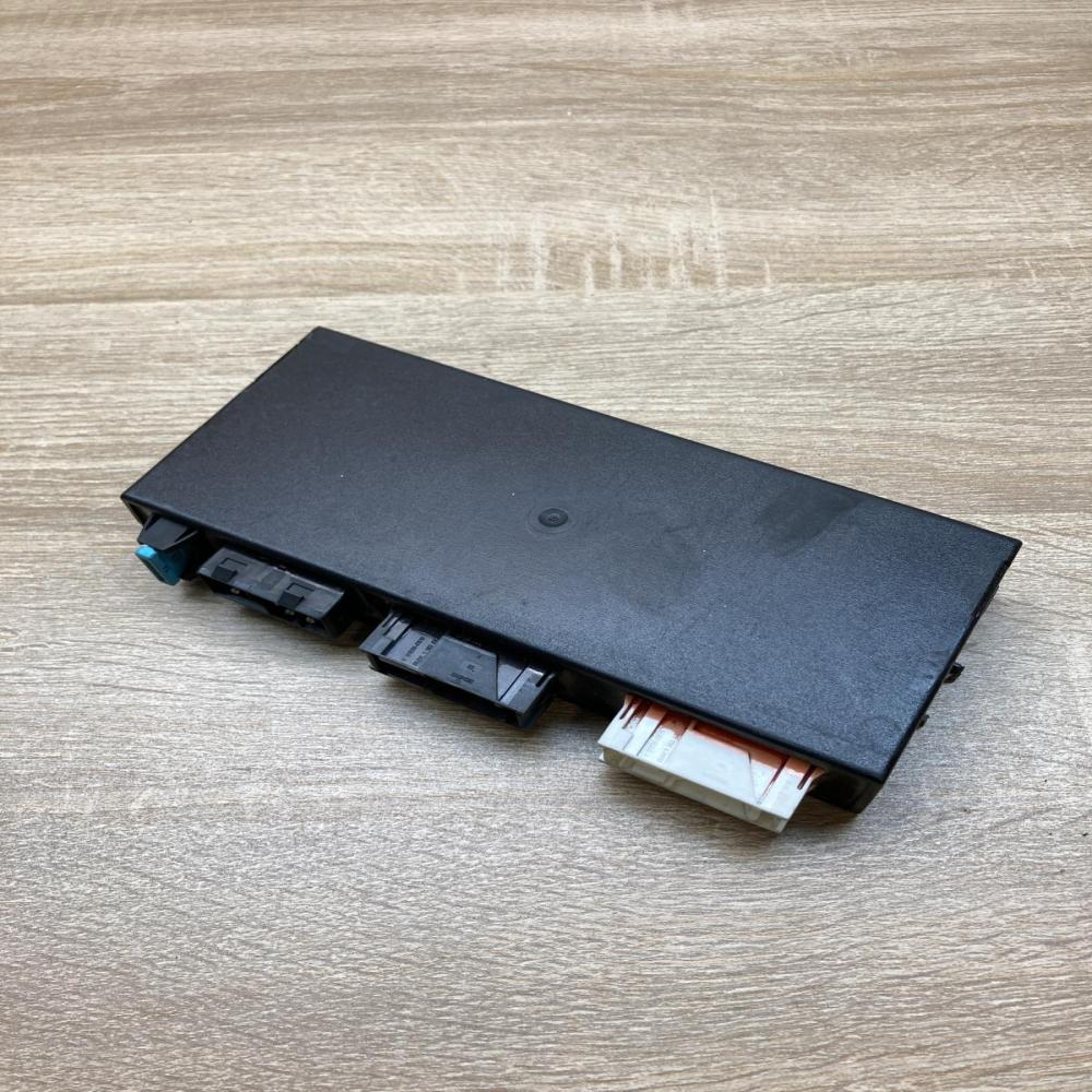 8366229 084659058  Comfort/convenience module BMW 7 E32