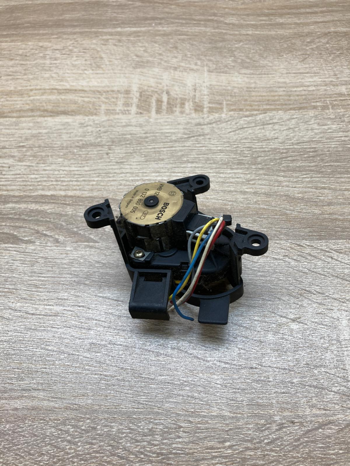 0132800005 1378446 1378705 Air flap motor/actuator BMW 3 E36