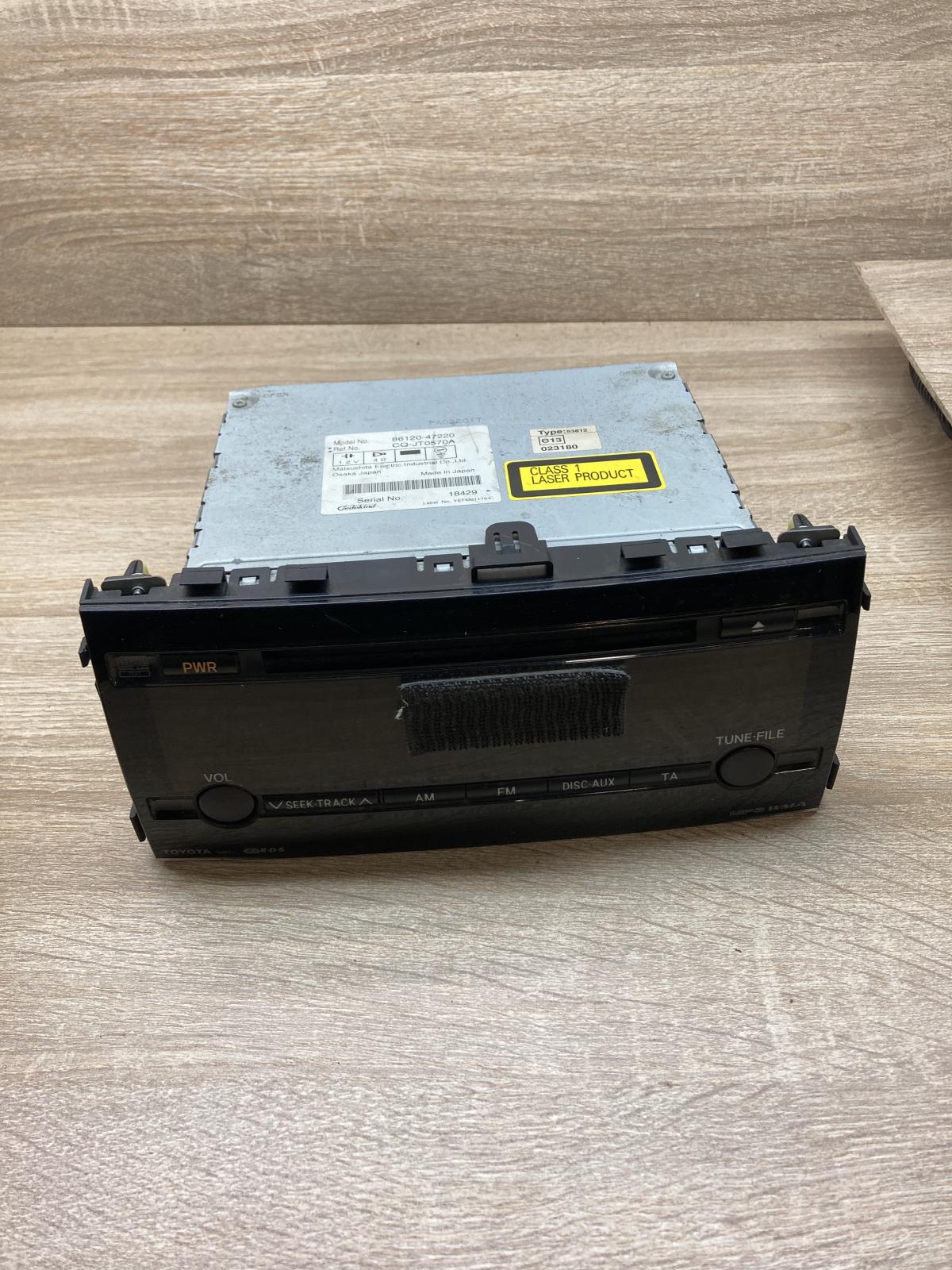 86120 47220 8612047220  Radio/CD/DVD/GPS head unit Toyota Prius (XW20)