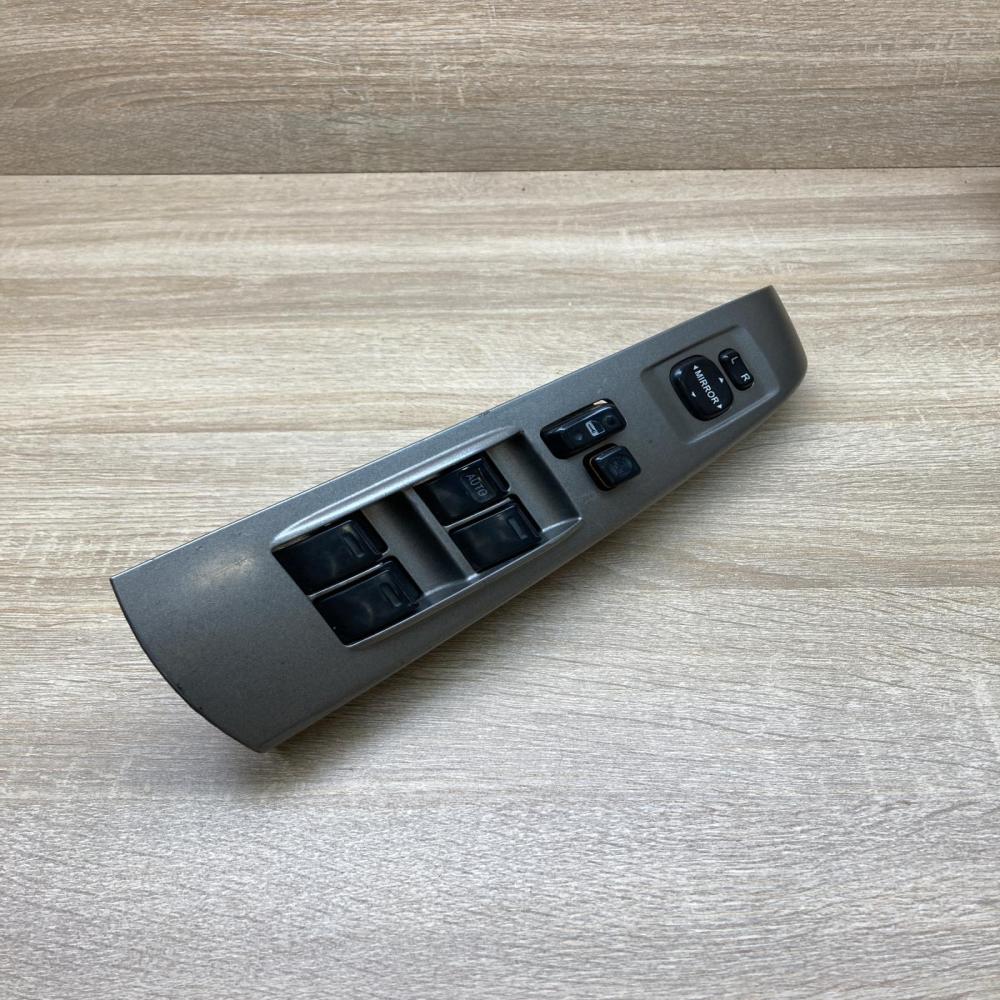 84820 47021 8482047021  Electric window control switch Toyota Prius (XW20)