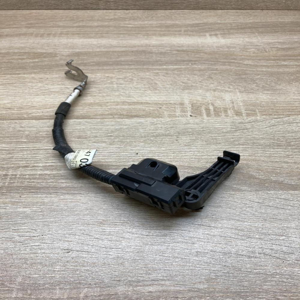 82112 47 821124703  Battery relay fuse Toyota Auris E180