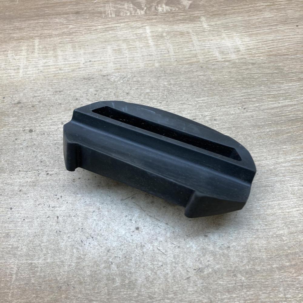 22689 FR   Other body part Renault 19