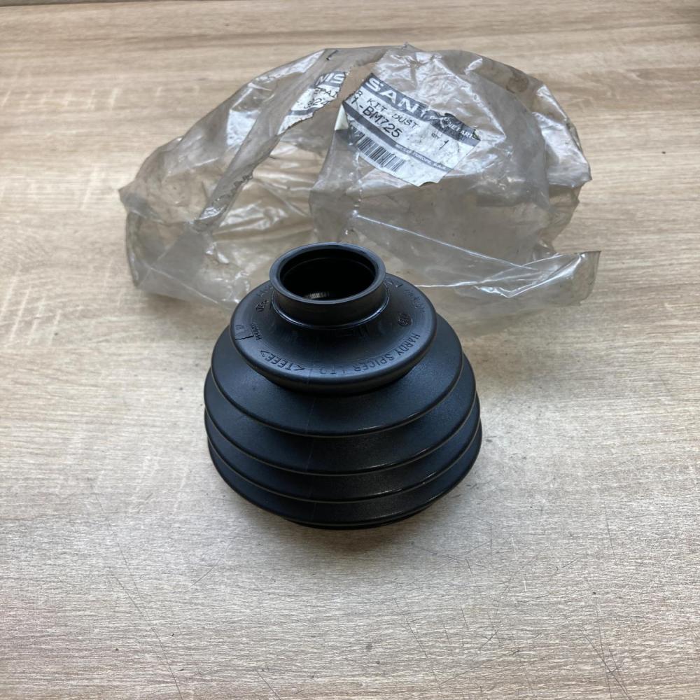 39241 BM725 A02317 004  Driveshaft outer CV joint boot Nissan Almera N16