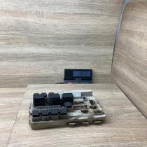 284B77Y020   Fuse module Nissan Maxima A34
