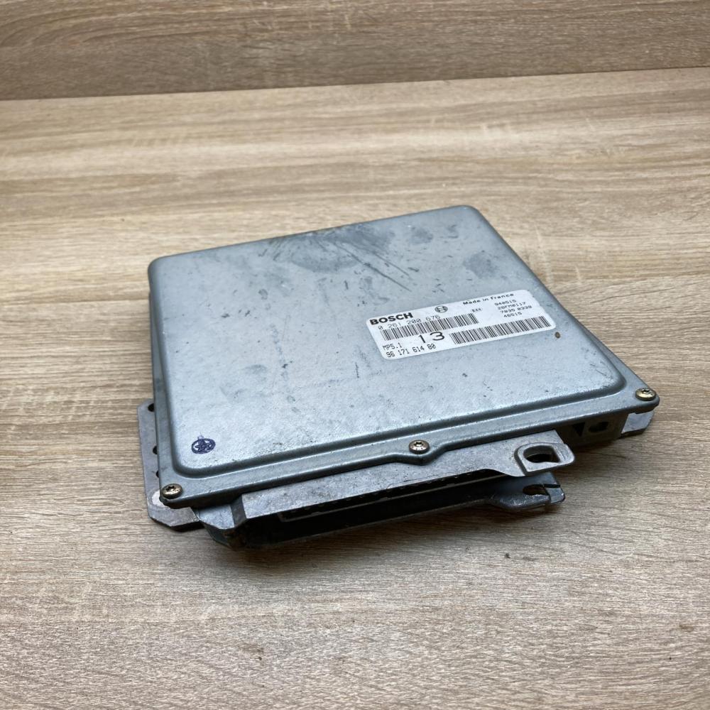 9617161480 0261200676  Engine control unit/module ECU Peugeot 306