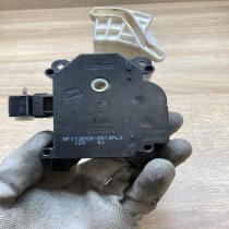 113800 2810   Air flap motor/actuator Toyota Verso
