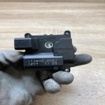 113800 2051   Air flap motor/actuator Toyota Avensis T250