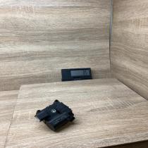 113800 2051   Air flap motor/actuator Toyota Avensis T250