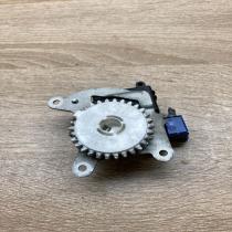 063800 1100   Air flap motor/actuator Toyota Prius (XW30)