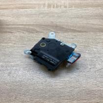 063800 1100   Air flap motor/actuator Toyota Prius (XW30)