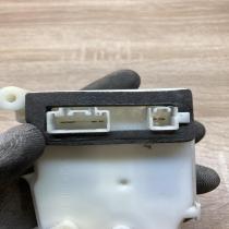 Y18TL1  Front left Door central lock control unit/module Mazda CX-9
