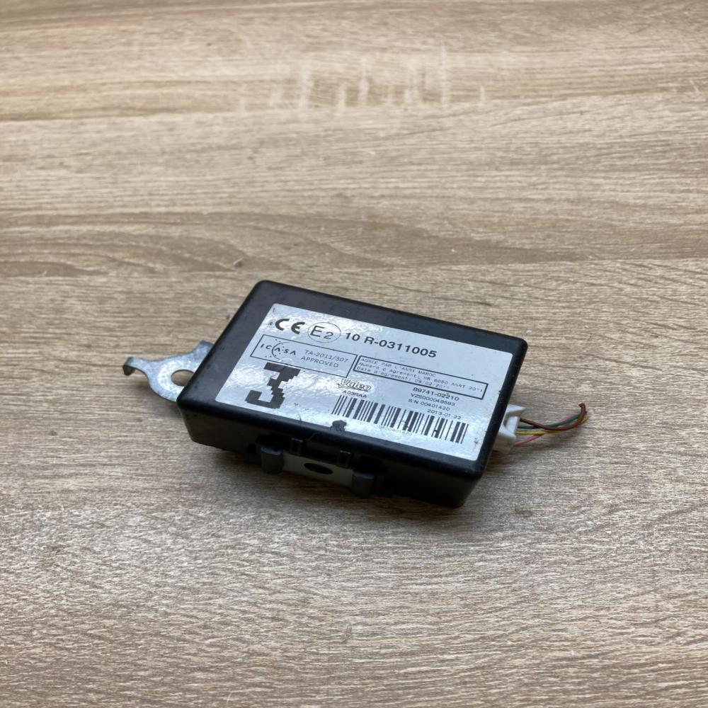 89741 02210 00401420  Door control unit/module Toyota Auris E180