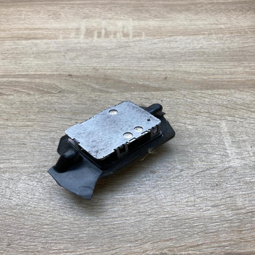 7H545   Heater blower motor/fan resistor Toyota Hilux (AN120, AN130)