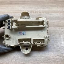 08917   Fuse module Toyota Corolla Verso AR10