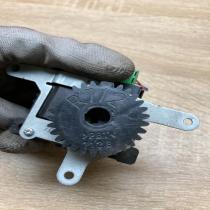 063800 2160   Air flap motor/actuator Toyota Avensis T270