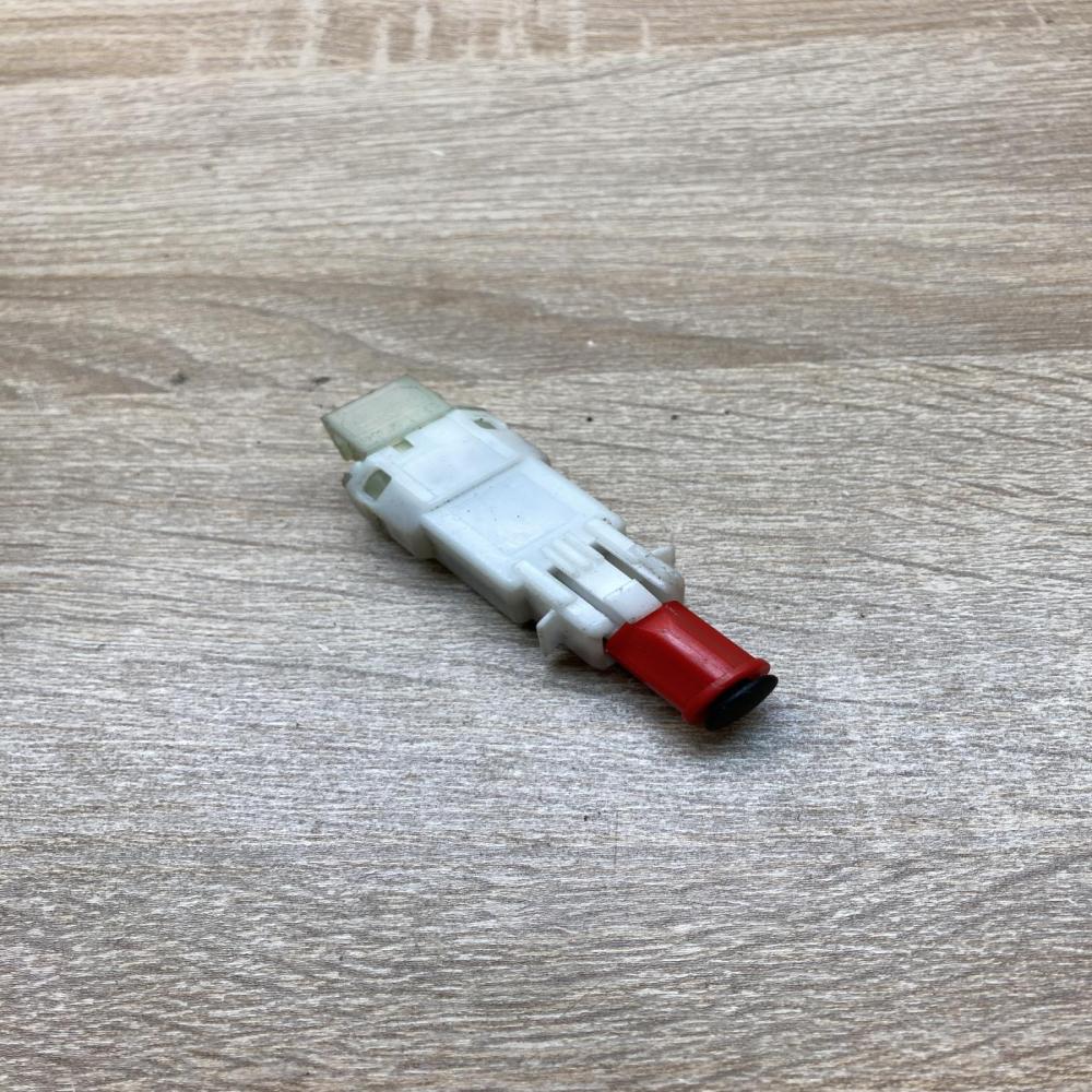 90492444   Brake pedal sensor switch Opel Zafira A