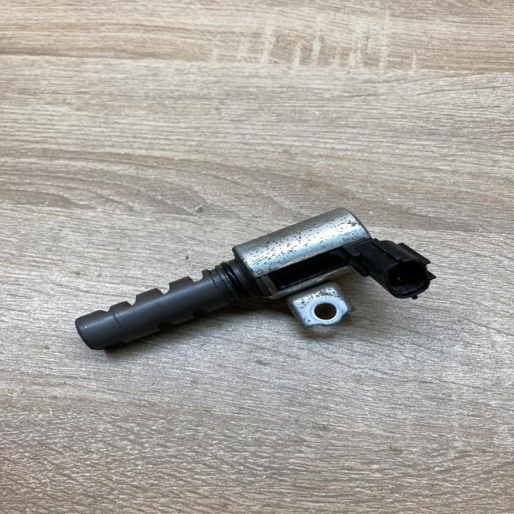 15340 31020   Camshaft vanos timing valve Lexus GS 300 400 430